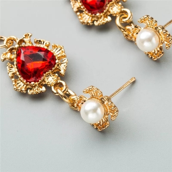 Glass Heart Pearl Drop Earrings - Picture 5 of 5